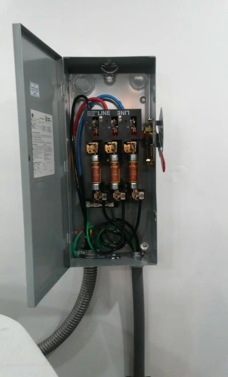 Three-phase disconnect switch installed for Smoke Detector Installation in Fort Mill